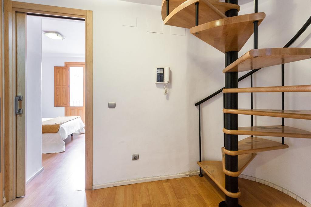 Like Apartments Lonja Валенсия Экстерьер фото