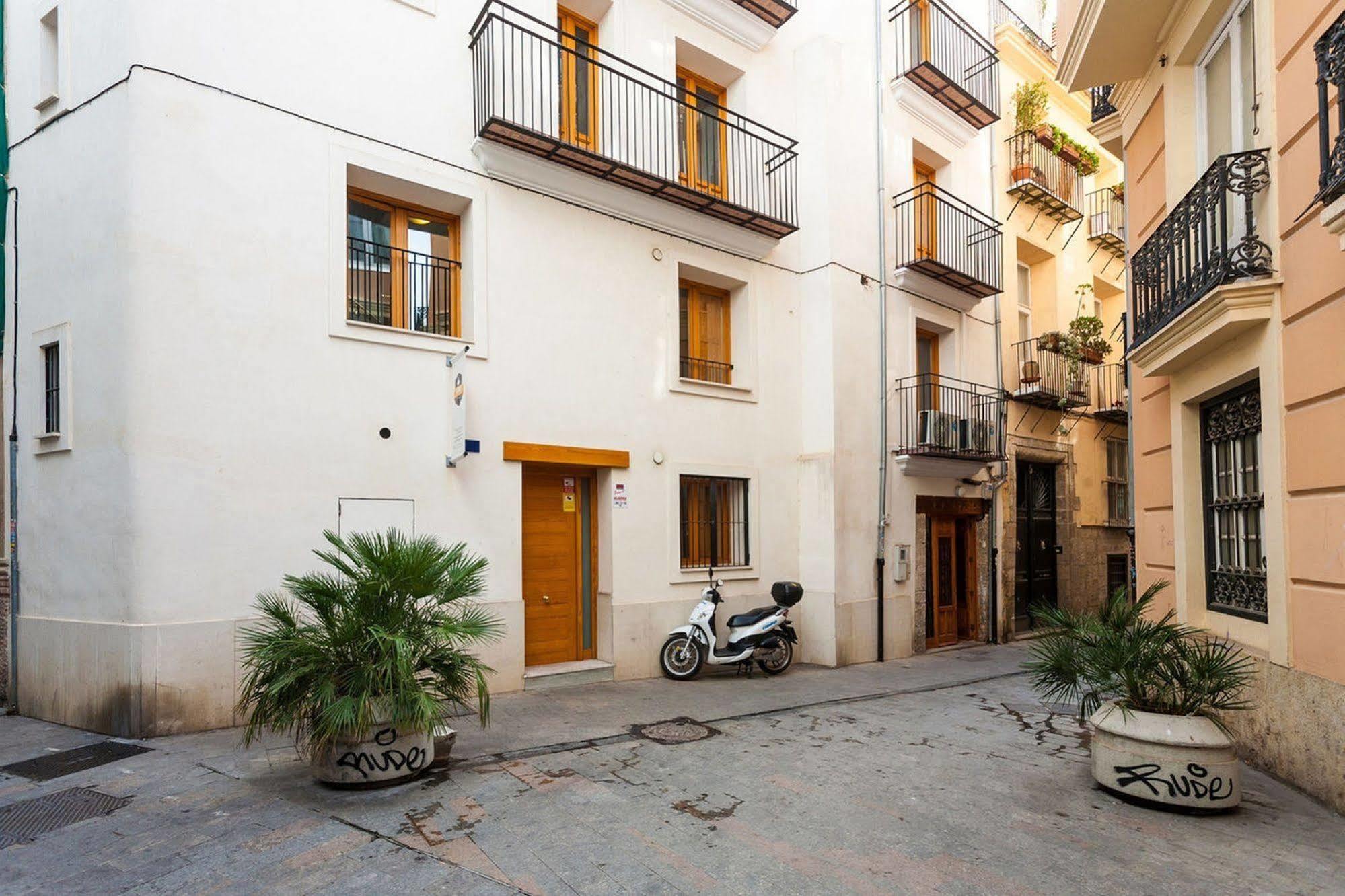 Like Apartments Lonja Валенсия Экстерьер фото