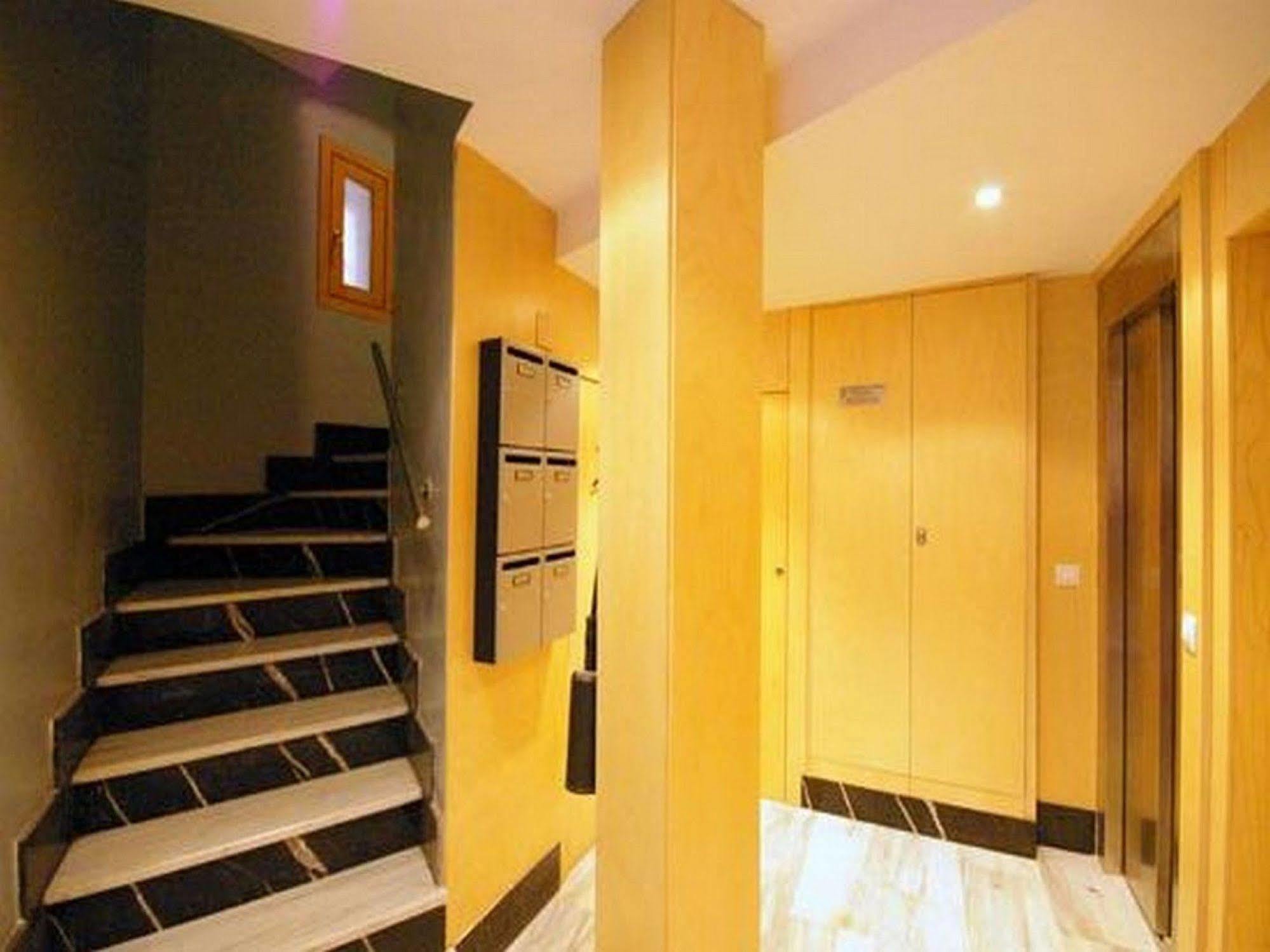 Like Apartments Lonja Валенсия Экстерьер фото