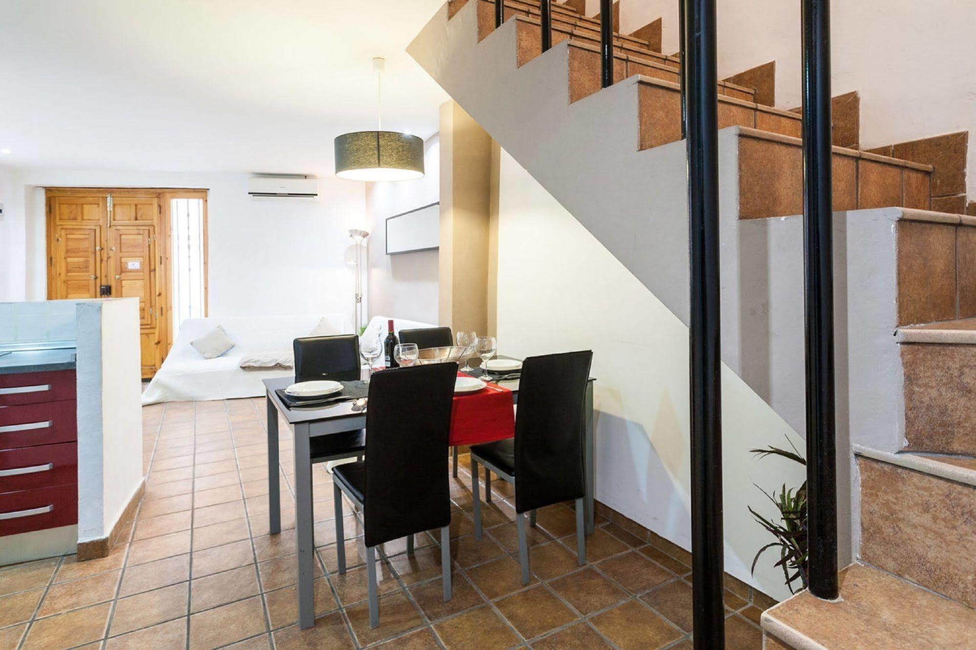 Like Apartments Lonja Валенсия Экстерьер фото