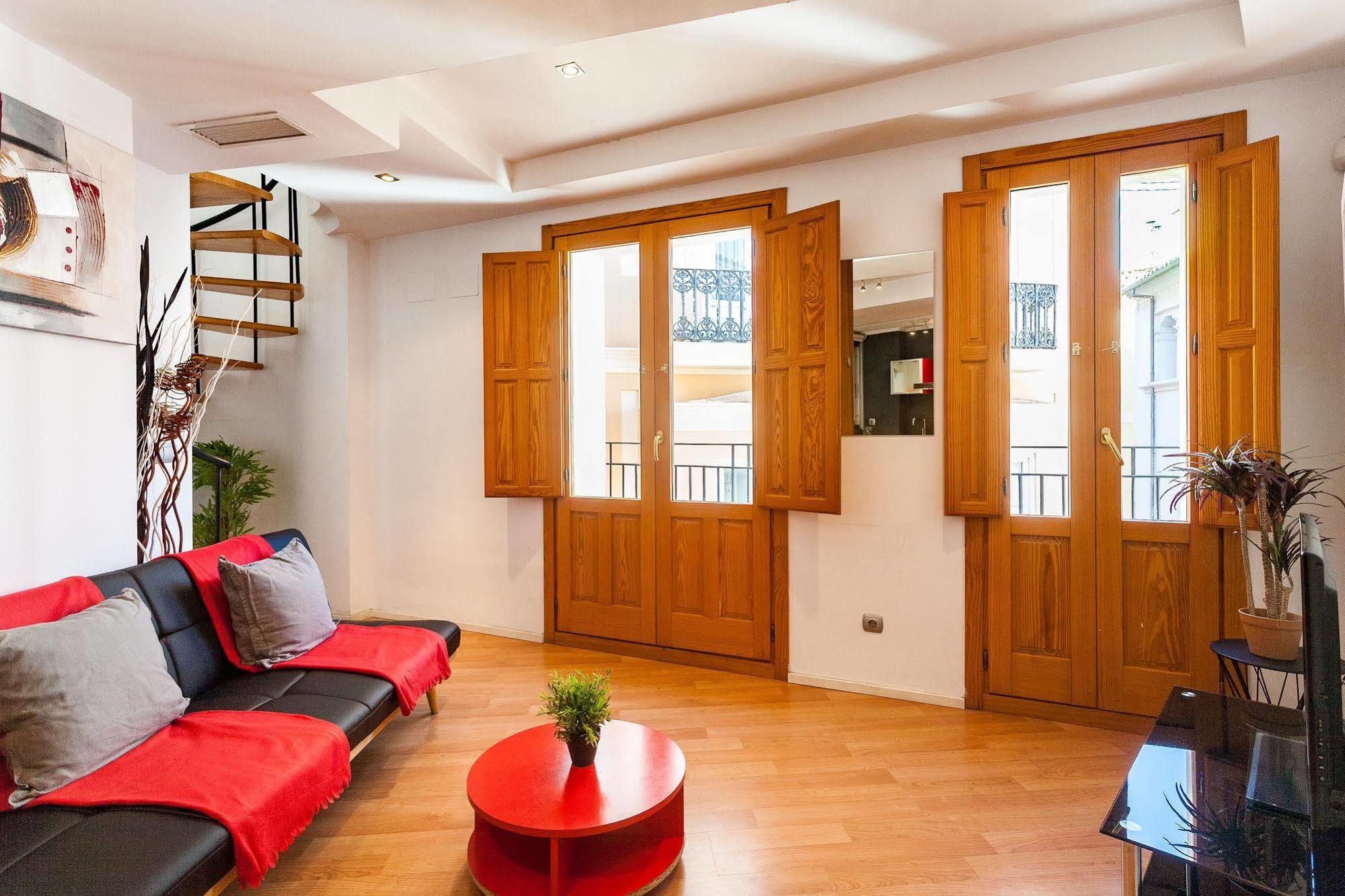 Like Apartments Lonja Валенсия Экстерьер фото